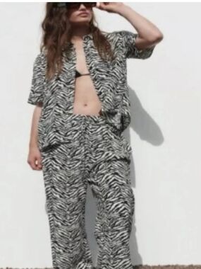 Zara Zebra Print Two-Piece Set - Black & White. Size L
